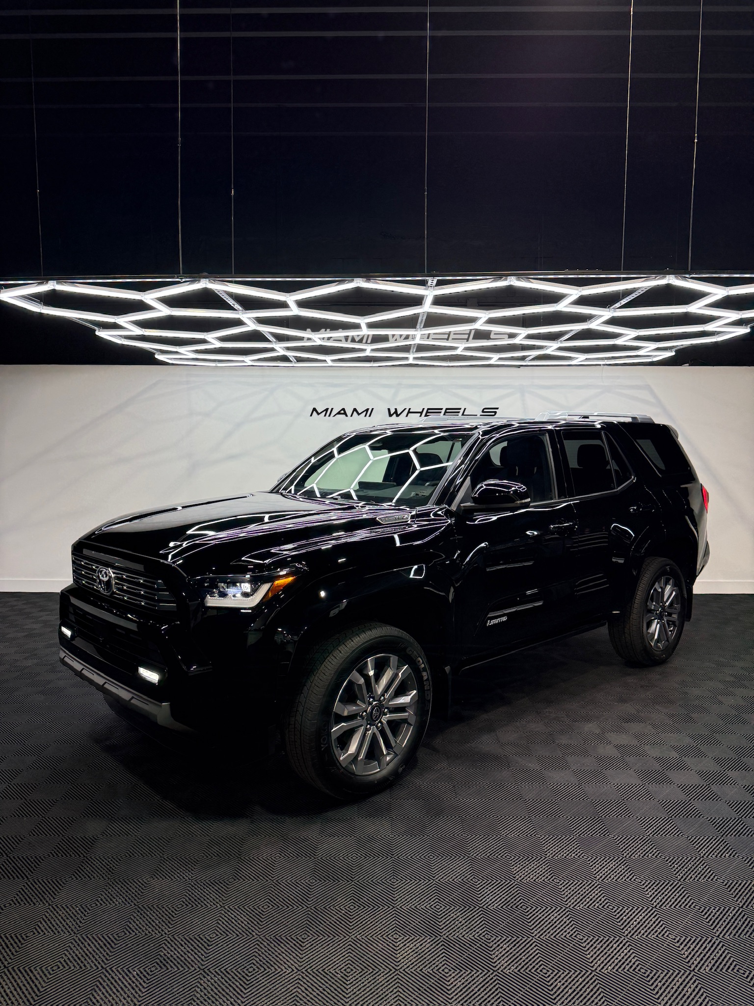 2026 Toyota 4Runner Hybrid Limited i-FORCE MAX 4WD's photo